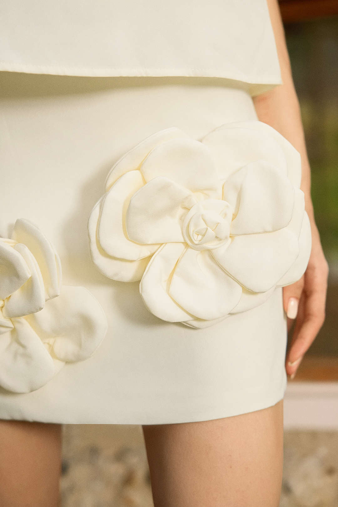 Pevný nádrž a 3D květinový zip mini sukně