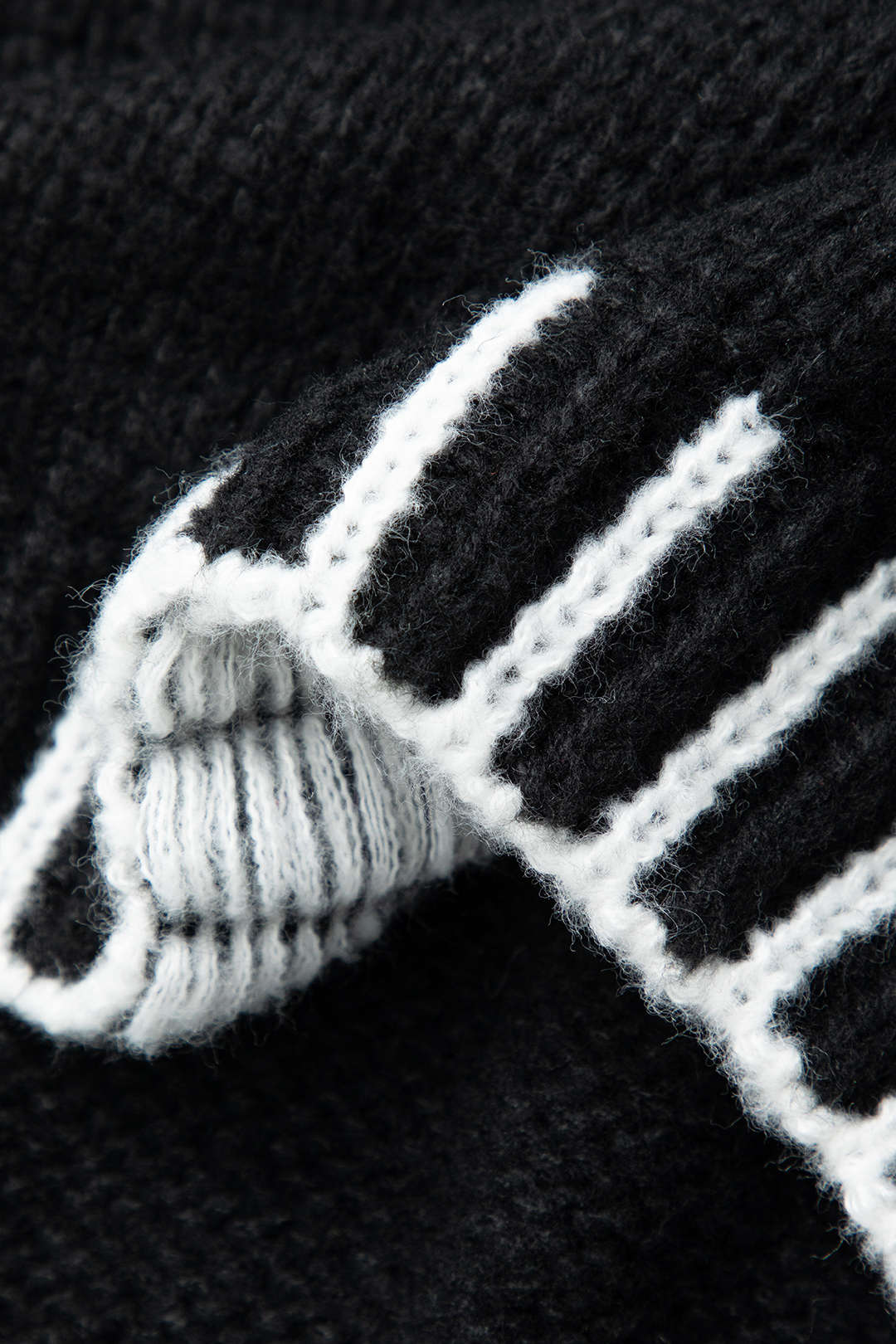 Contrast Trim Turtleneck Sweater