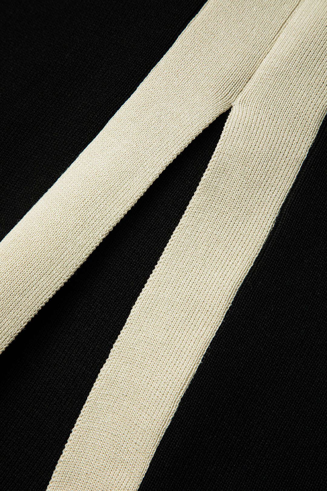 Contrast Trim Slit V-neck Long Sleeve Knit Dress