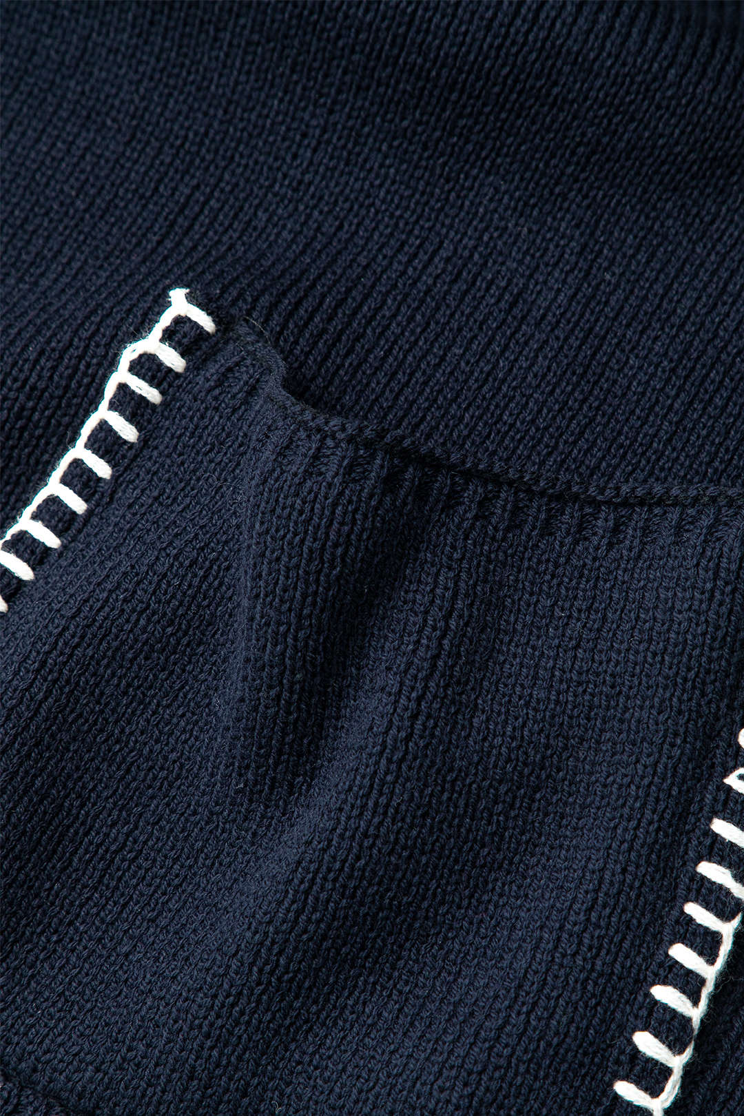 Contrast V-Neck Pocket Long Sleeve Knit Top