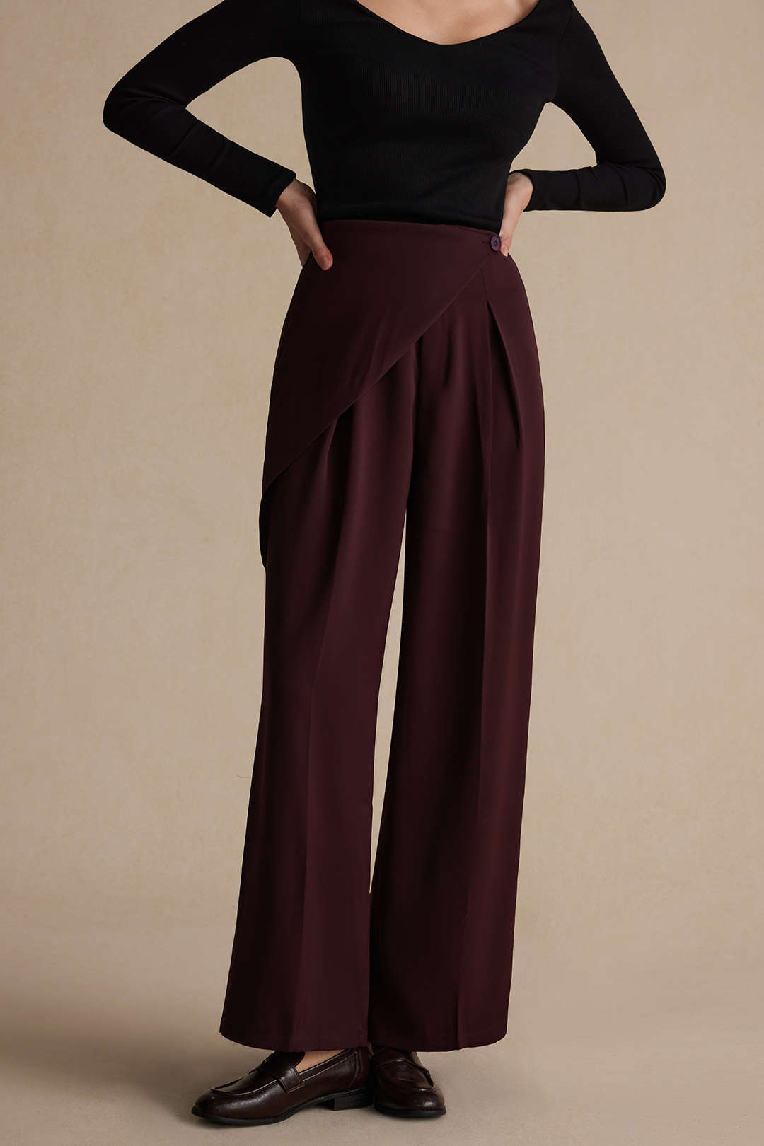 Pantalon large asymétrique