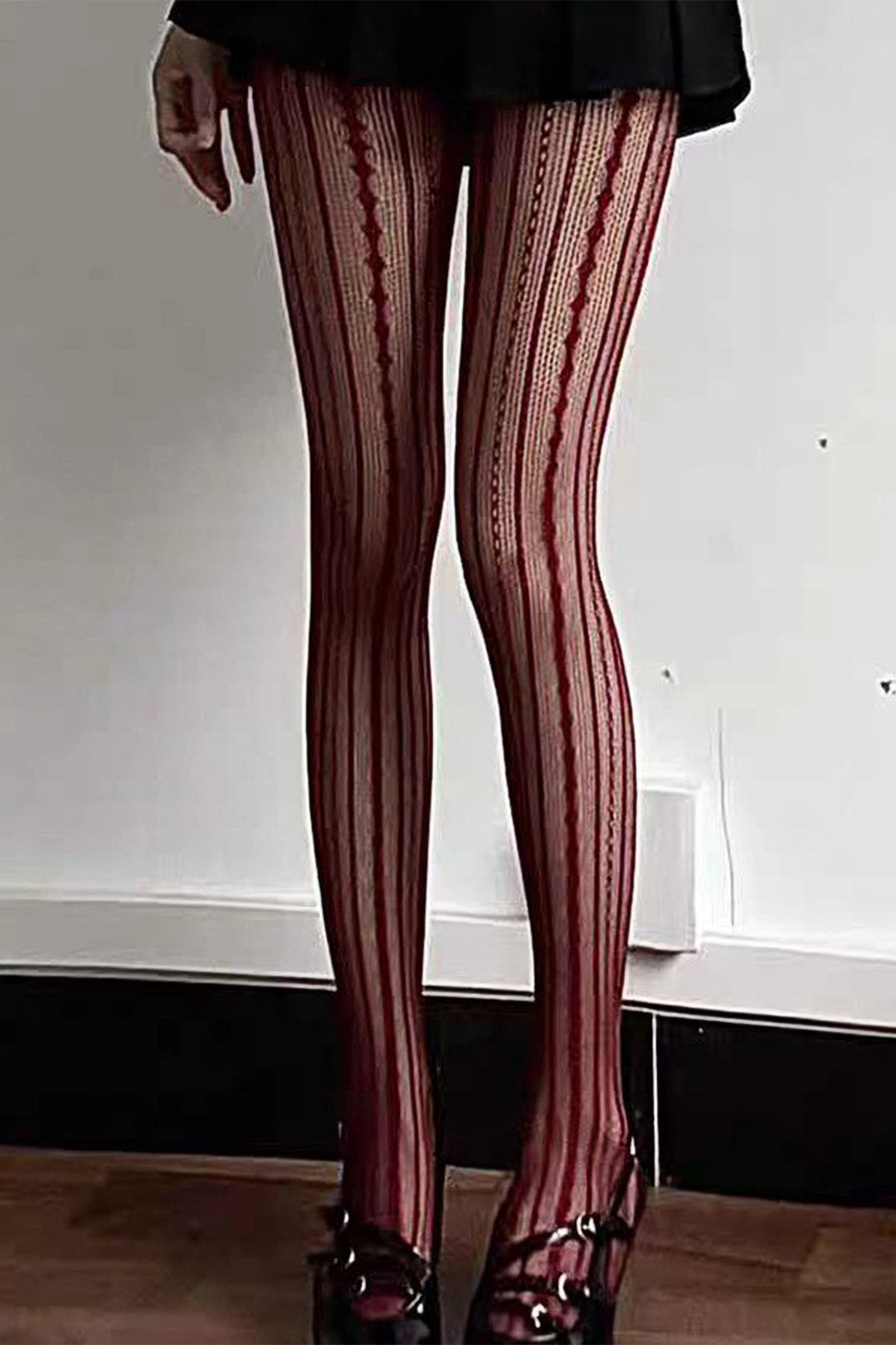 Retro Diamond Vertical Stripes Hollowed-Out Tights