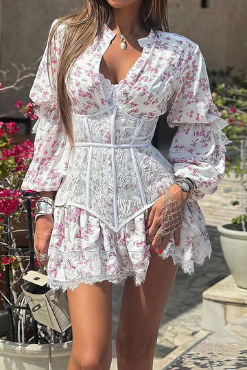 Minivestido de manga larga con corsé y ribete de encaje con estampado floral de florecitas