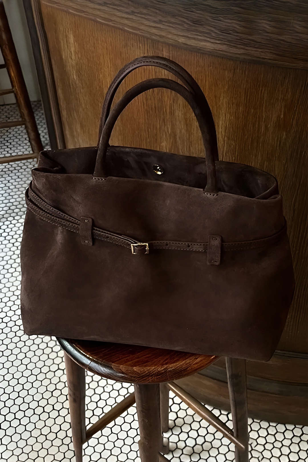 Bolso Tote De Ante Con Detalle De Hebilla