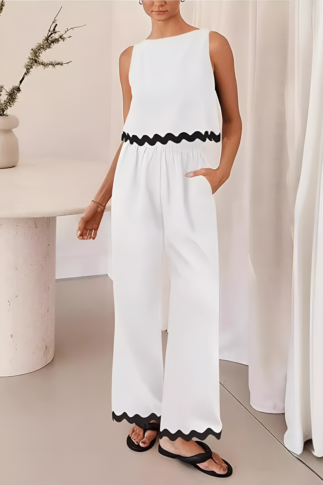 Contrast Sleeveless Top And Wide Leg Pants Set
