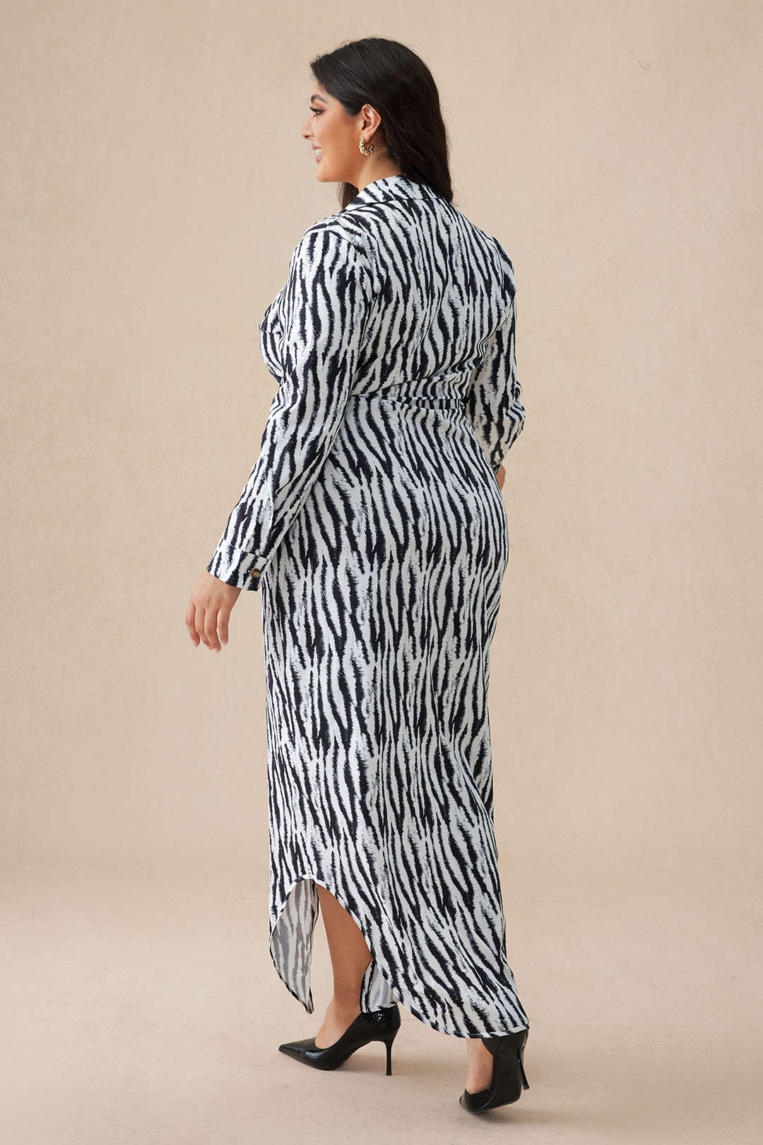 Plus Size Tiger Print Button V-Neck Maxi Dress