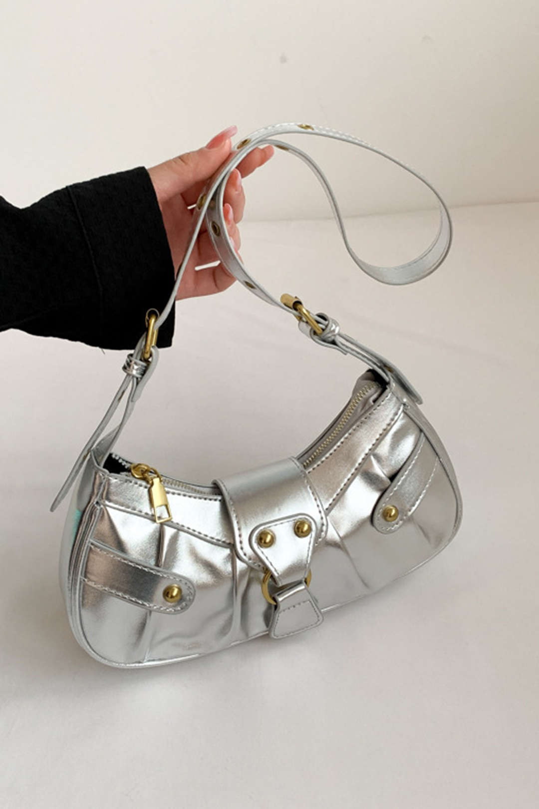 Metallic Buckle Decor Shoulder Bag