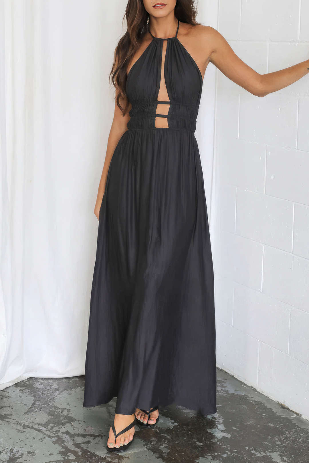 Halter Neck Cut Out Sleeweless Maxi Dress