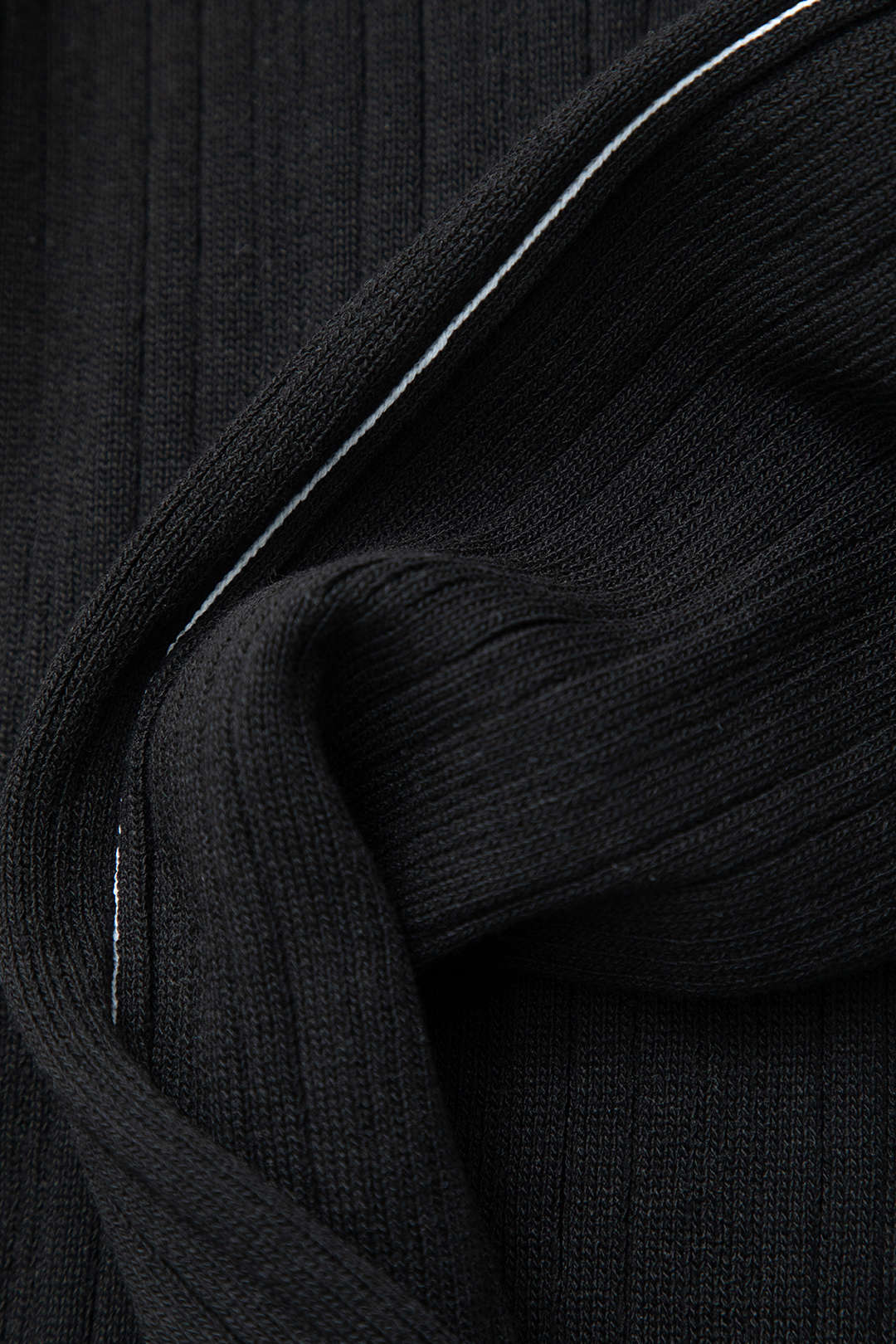 Contrast Line Mock Neck Long Sleeve Knit Top
