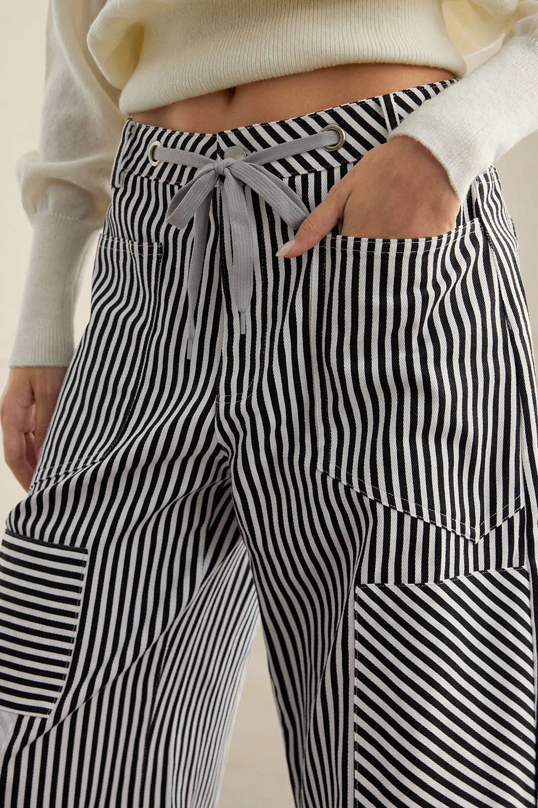 Stripe Print Pocket Drawstring Barrel Trousers