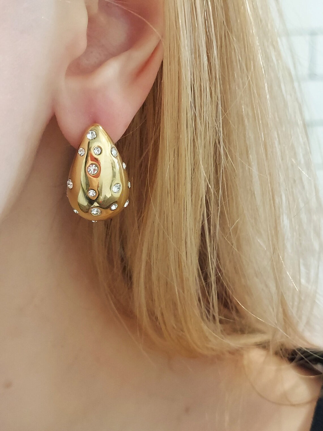 Rhinestone Embellished Water Drop Earrings