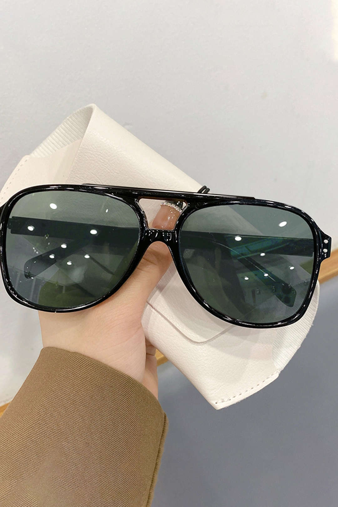 Oval Full Frame Sunglasses