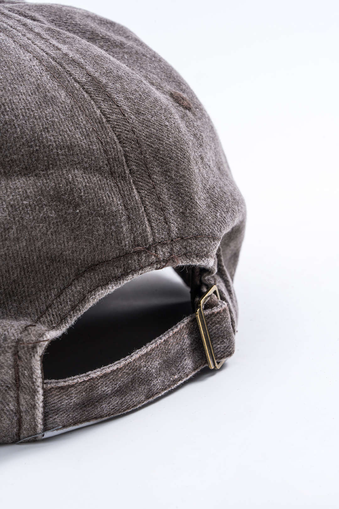 LETTRE BRODERIE CHAPE DE BASEALL AFFIGÉ