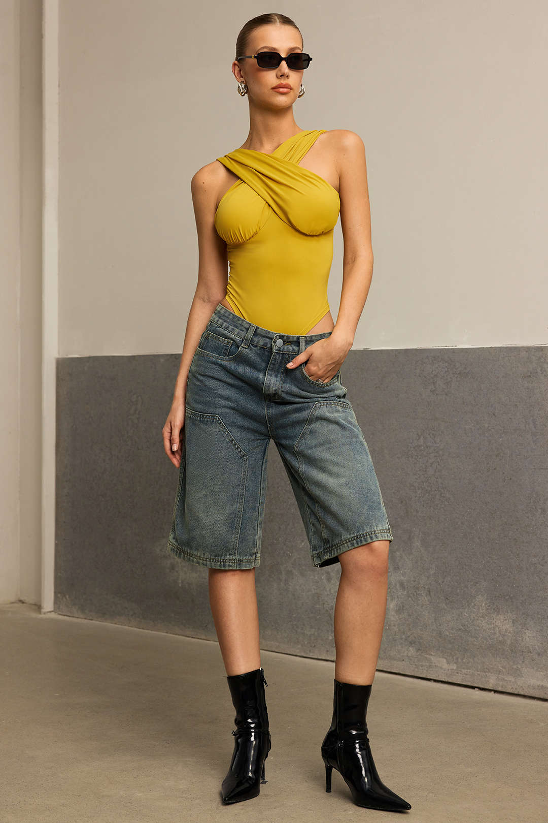 Corpi di bustier senza schienale incrociato