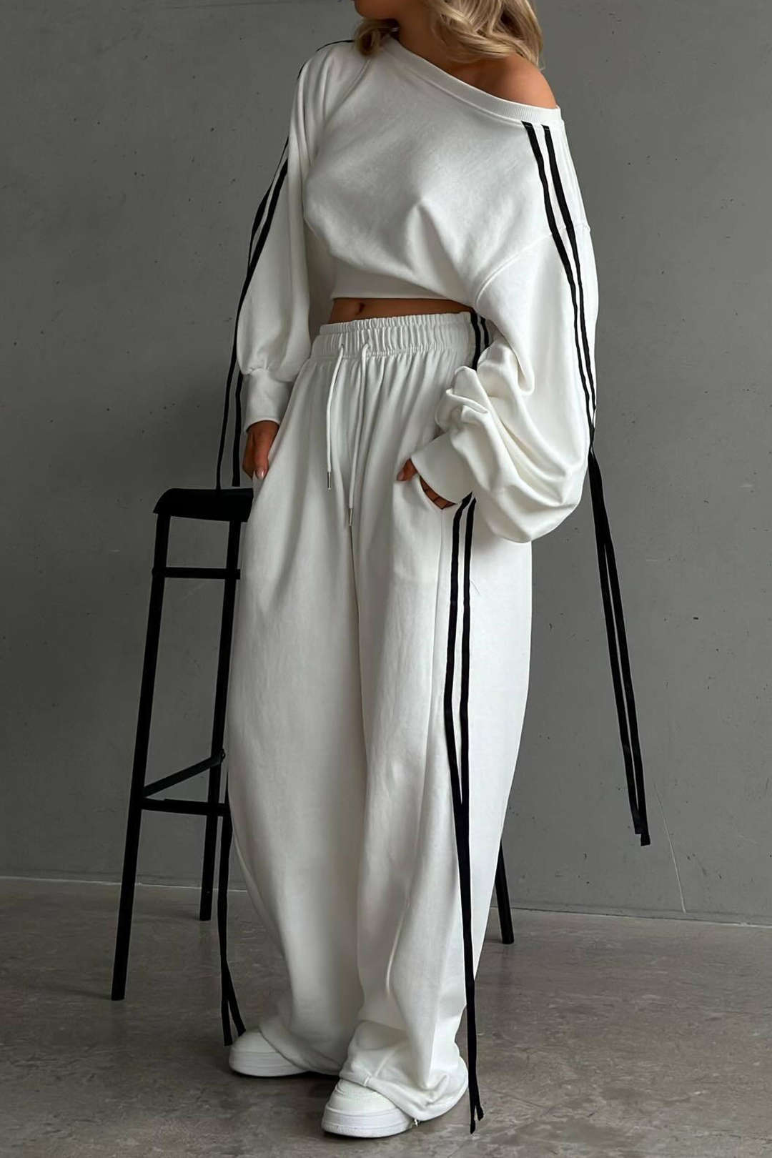 Contrast Tie-Up Wide Leg Trousers