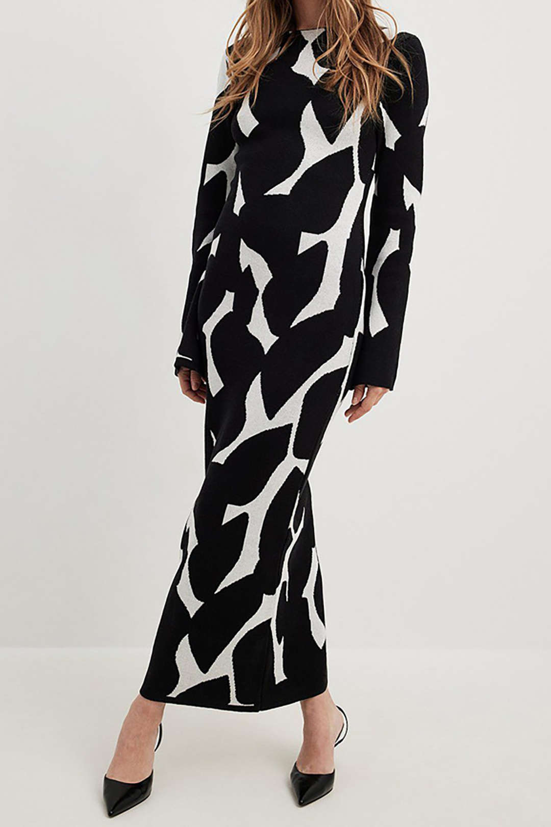 Black And White Long Sleeve Knit Maxi Dress