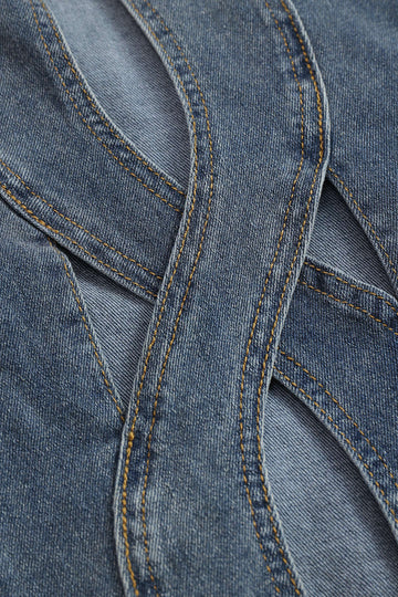 Το denim κόβει τα ευθεία τζιν με τα πόδια