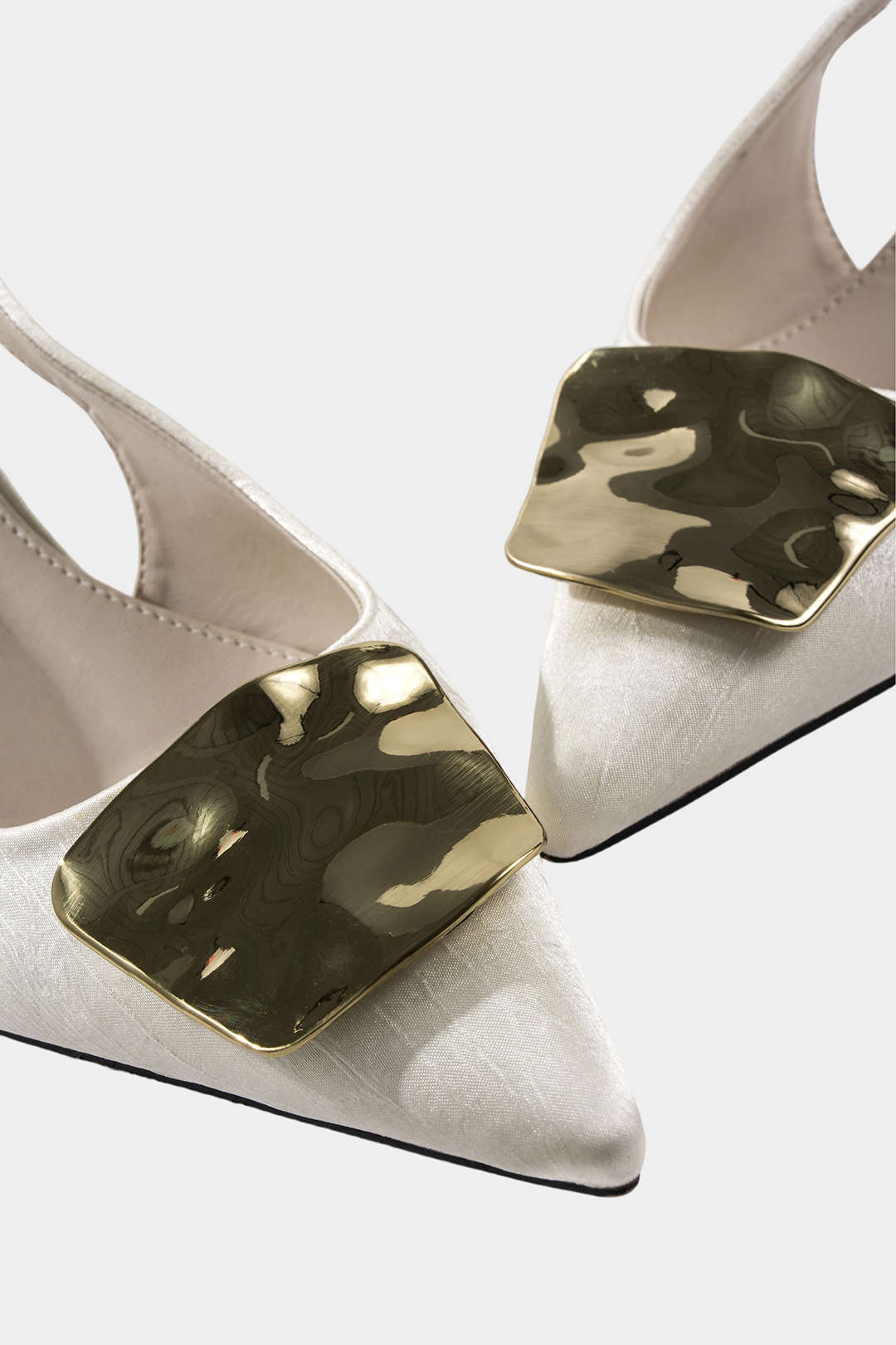 مشبك الديكور المعدني المدبب الكعب المدبب