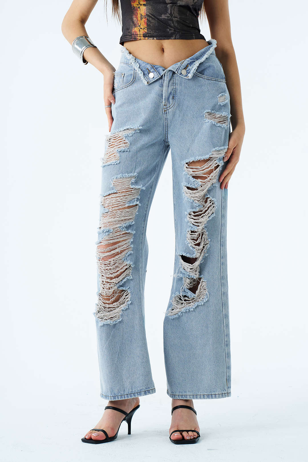 Frayed Destroyed Straight Jeans