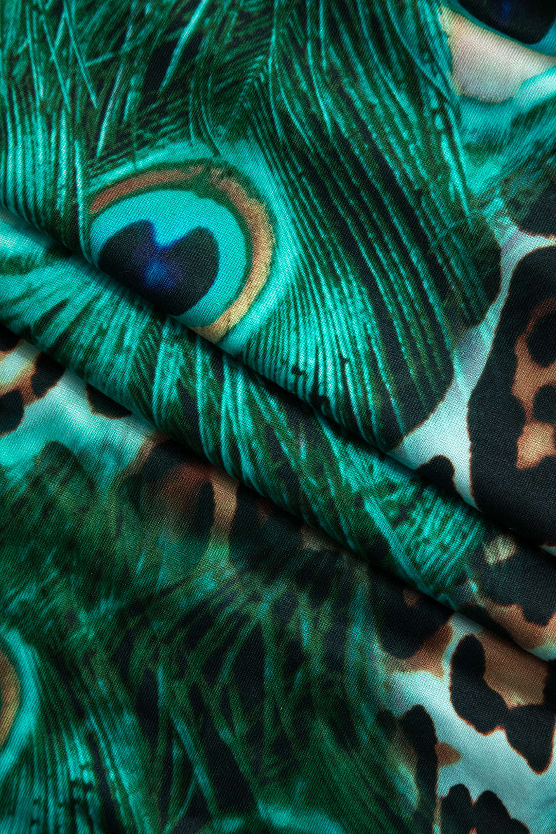 Plus Size Peacock Print Off-Shoulder Crop Top And Pants Set